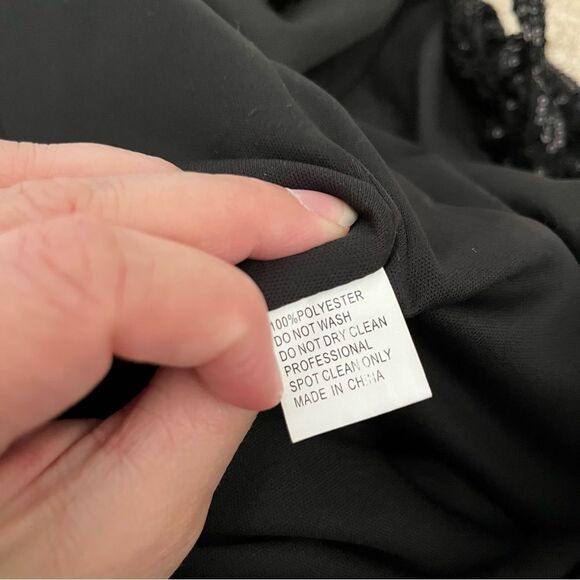 Macduggal gown - Picture 4 of 7